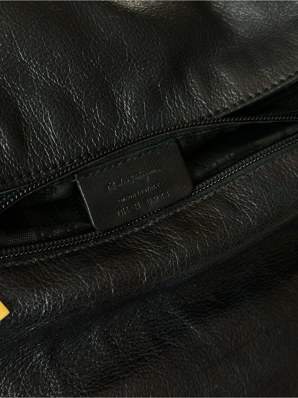 Ferragamo Vintage Gancini Black Leather Crossbody Bag - Picture 12 of 12